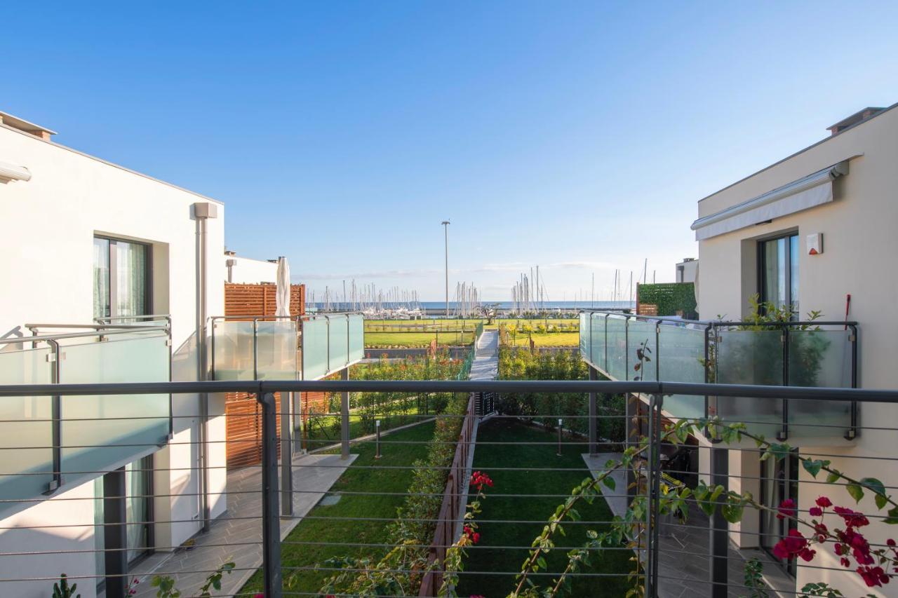 H11 Luxury 9A - Porto - Piscina - Jacuzzi Lägenhet Santo Stefano al Mare Exteriör bild